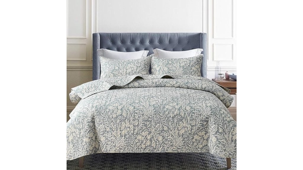 bluish grey botanical quilt